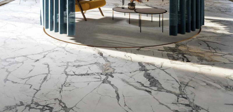 Kamień Spiekany marmur biały z czarną żyłą Porcelanosa Invisible White Nature 120x270 6mm 167695