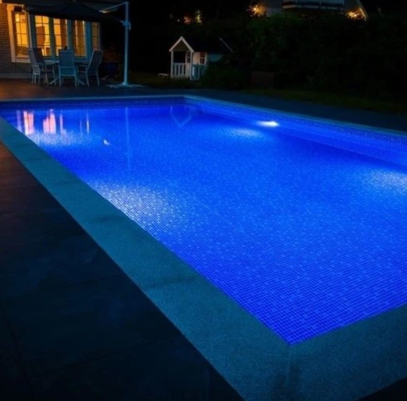Kamień brzegowy - obrzeże basenowe granitowe 100x35x2 Bullnose 171439
