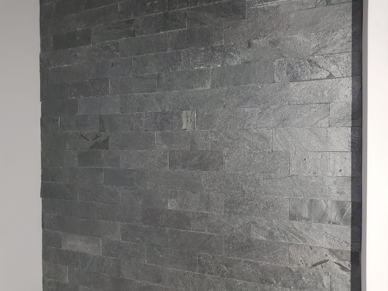 Kamień elewacyjny-dekoracyjny  kwarcytowy Silver Grey Brick 10x30 171525
