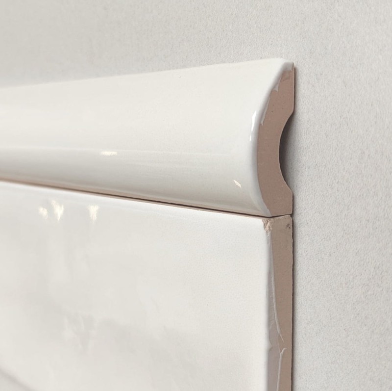 Manacor Pencil Bullnose White 3x20 21.jpg