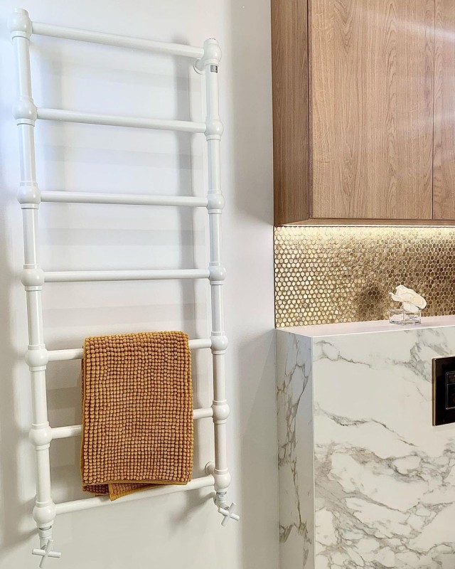 Allumi-Gold-Hexagon-14-11-2.jpg