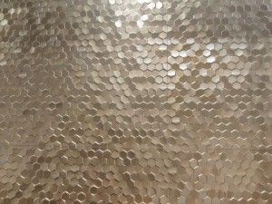 Płytki 3D małe heksagony miedziana rdzawe śweicące Venis Dubai Bronze 33,3x100
