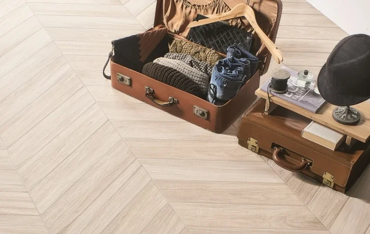 emil-ceramica-sleek-wood-white-chevron-nat.-11x54-efcy-plytki-drewnopodobne 1.webp