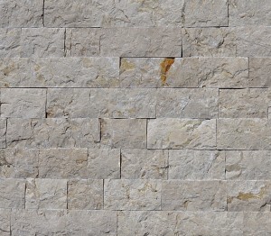 Płytka elewacyjna marmurowa beżowa Beige Crystallino łupana wys. 7 cm