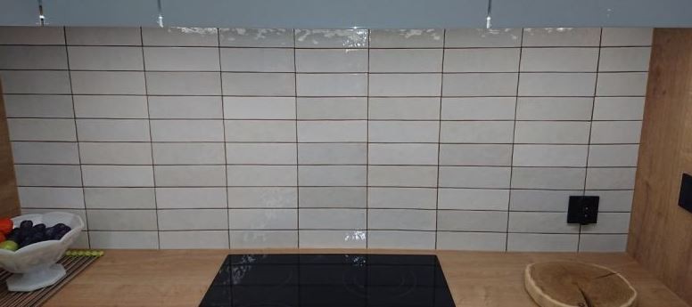 Płytki-cegiełki szarez nierówną strukturą Equipe Artisan White 6,5x20 crp, dms,ir 99353