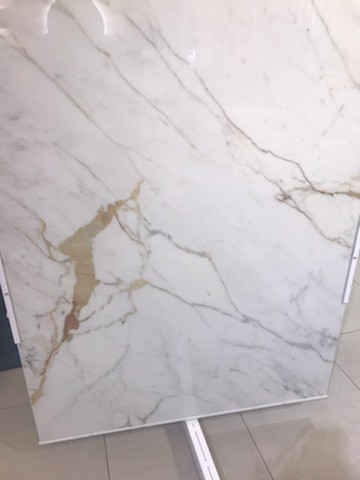Spiek kwarcowy marmur biały ze złotą żyłą Marazzi Grande M.Look Golden White lux 120x278 6mm 100538