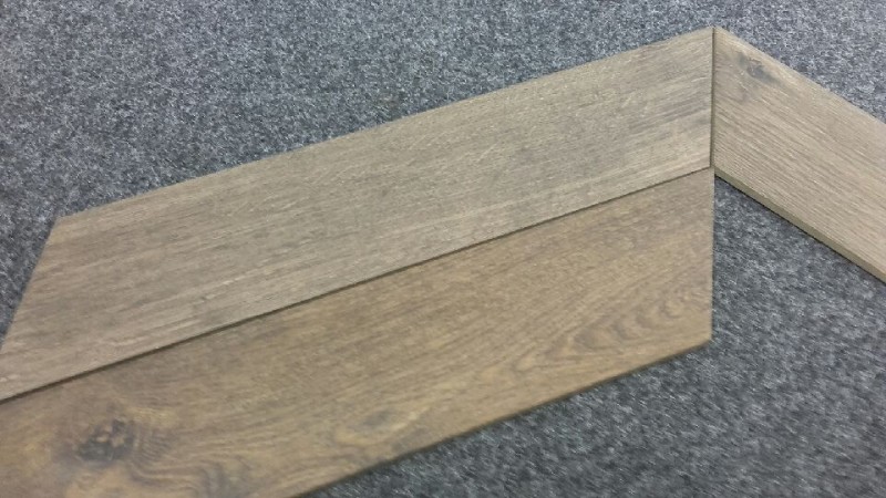 Płytki szewron drewno brąz francuska jodełka Marazzi treverksoul brown M0MM 11x54 95559