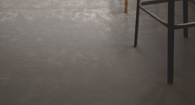 Płytki podłogowe imitująca beton architektoniczny Casalgrande Padana Resina Black 45x90 40065