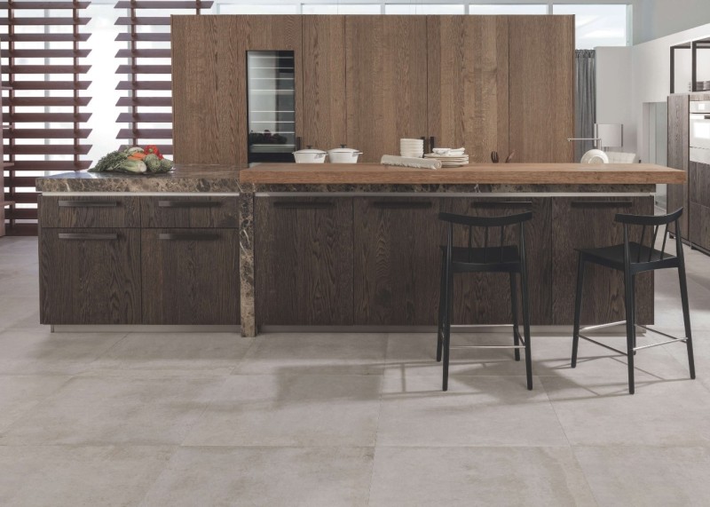 Płytki imitujące beton Venis Newport White 33,3x100 24417