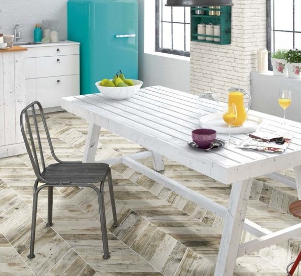 Płytki w stylu francuskiej jodelki bezowe Realonda Diamond Pallet White Chevron L 70x40 (lewy) 39522