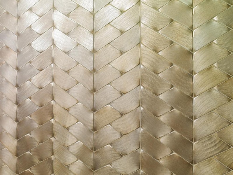 Mozaika złota ścienna francuska jodełka szczotkowane aluminiowa Gravity aliminium Trace Gold 22,1X28,1 84772