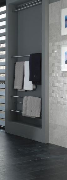 Płytki imitujące szary beton Porcelanosa Rodano mosaico Caliza 33,3x100 43465