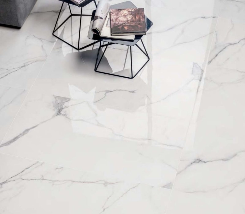 Płytki marmur białe z delikatną szaro- czarną żyłą Flaviker Supreme Statuario Royal Anticato SP6110P 60x120 tr 36546