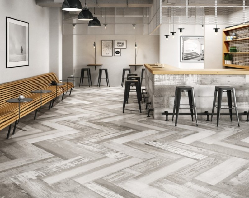 Płytki drewnopodobne beżowe Aparici Chalkwood Brown 24,75x99,55 66417