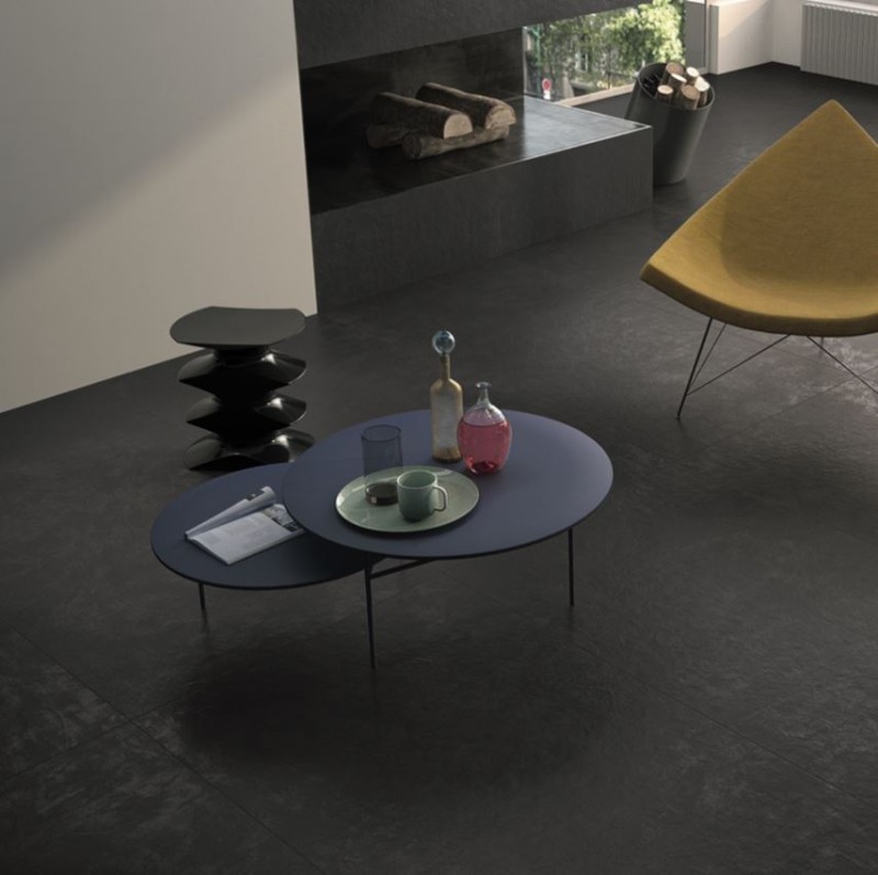 Płytki podłogowe imitująca beton architektoniczny Casalgrande Padana Resina Black 45x90 40064
