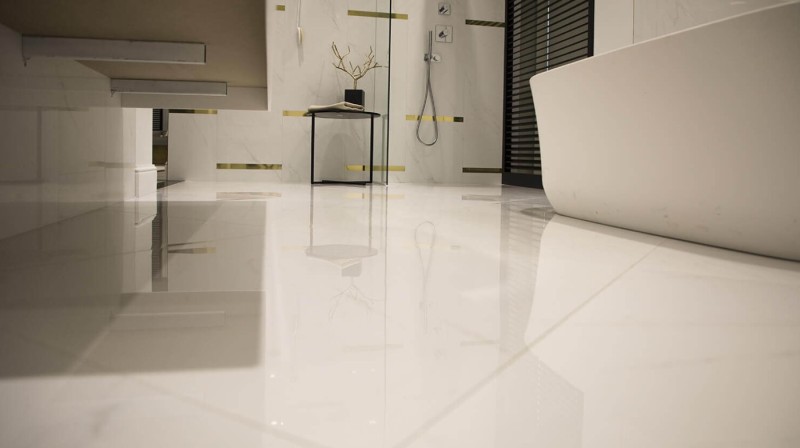 Płytki imitujące marmur biały Porcelanosa Thassos 45x120 ag 15787